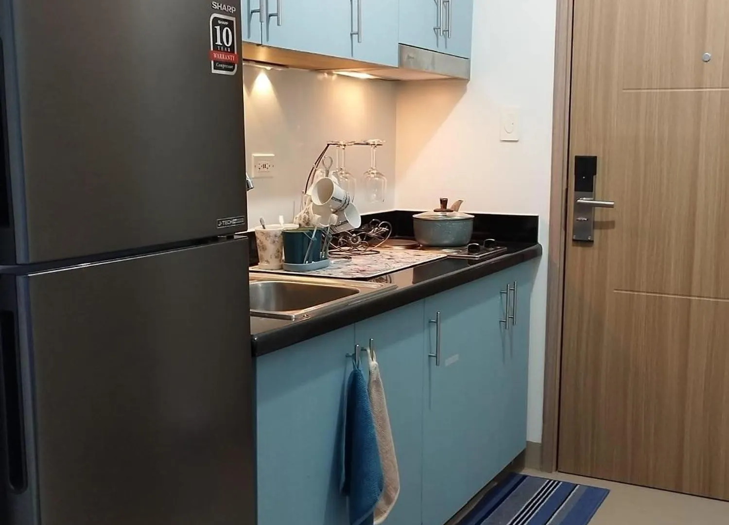 Apartmanhotel E & R Staycation Condotel Near Mall Of Asia Pasay